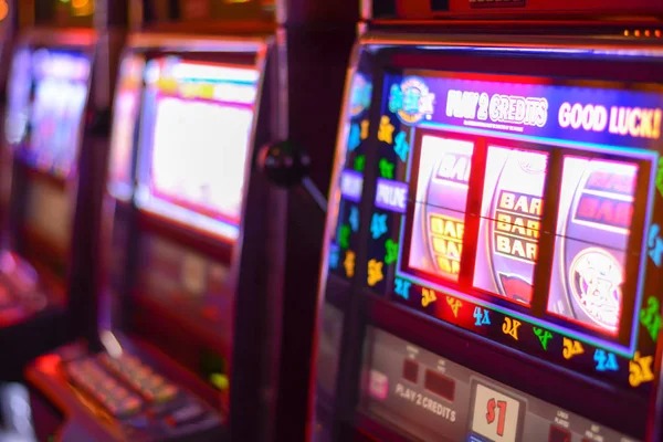 Bonanza Gold slot interface on one-hundred-fifteen platform showing cascading reels